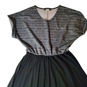 Elizabeth & Nicole Women's Black Plaid Short Sleeve Midi Dress Size XL Stretch